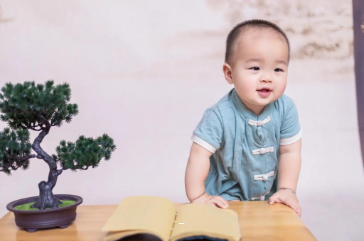 肇庆宝宝脸上小白点